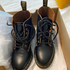COPY - Dr. martens black boots